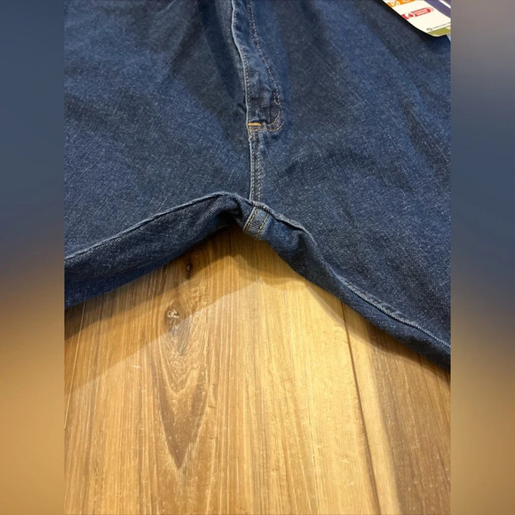 NEW WITH TAGS WRANGLER 5 STAR PREMIUM JEANS 100% COTTON RELAXED FIT 40X 30 - Picture 4 of 8